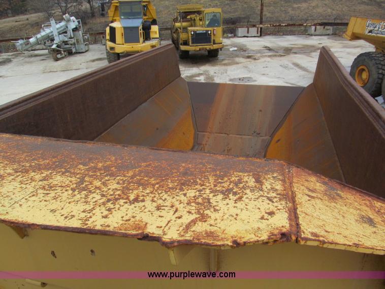 image for item E2817 1993 Volvo A30 articulated dump truck