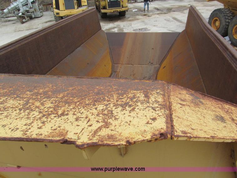 image for item E2817 1993 Volvo A30 articulated dump truck