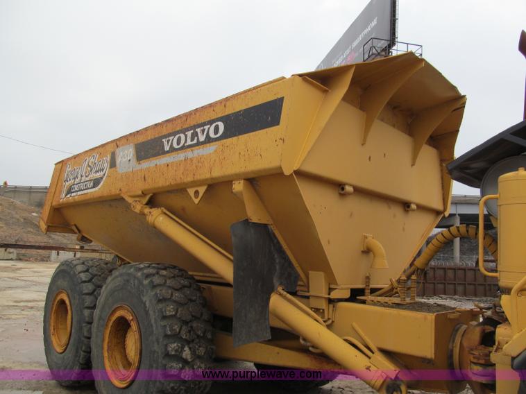 image for item E2817 1993 Volvo A30 articulated dump truck