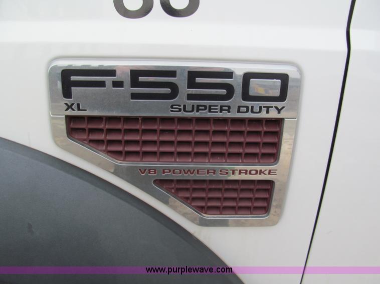 image for item E2818 2008 Ford F550 XL Super Duty box truck