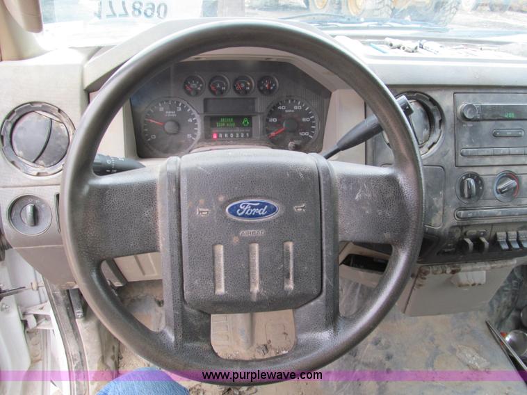 image for item E2818 2008 Ford F550 XL Super Duty box truck