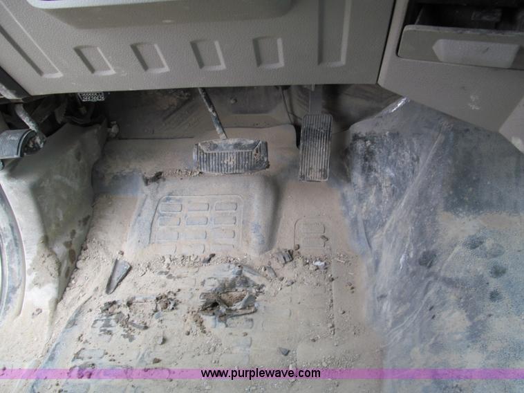 image for item E2818 2008 Ford F550 XL Super Duty box truck