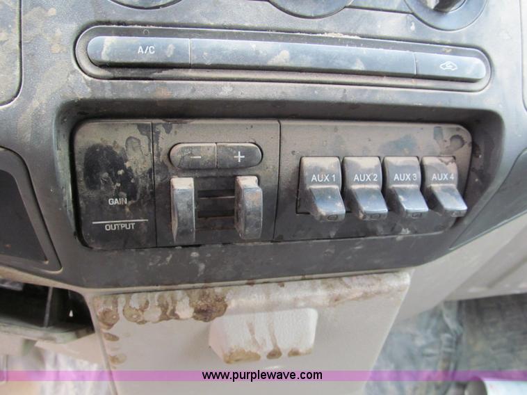 image for item E2818 2008 Ford F550 XL Super Duty box truck