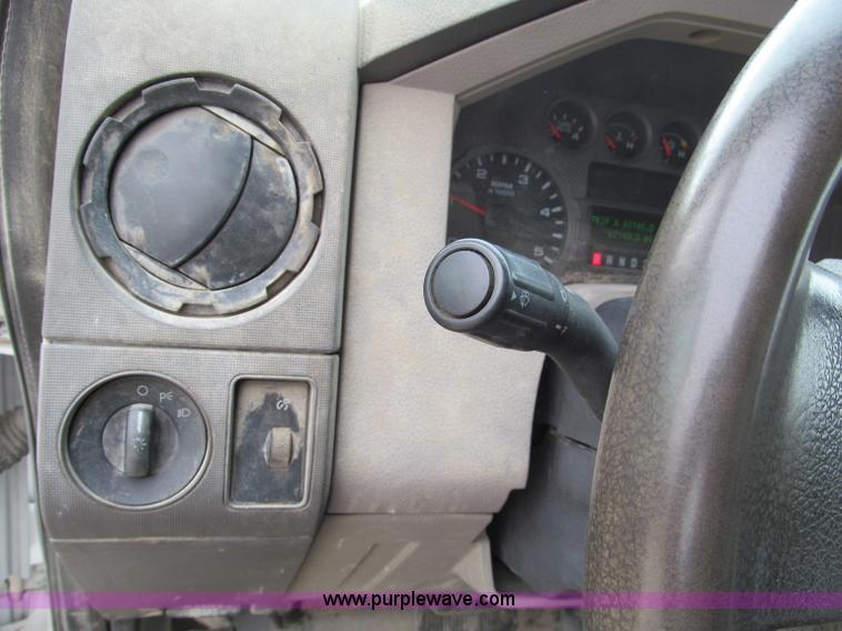 image for item E2818 2008 Ford F550 XL Super Duty box truck
