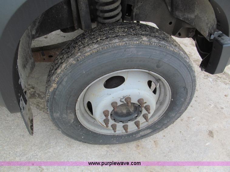image for item E2818 2008 Ford F550 XL Super Duty box truck