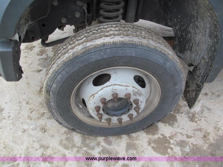 image for item E2818 2008 Ford F550 XL Super Duty box truck