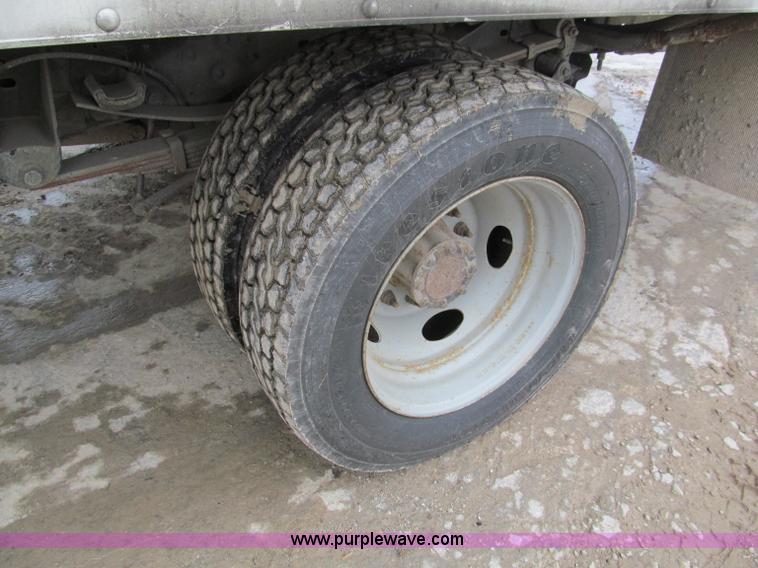 image for item E2818 2008 Ford F550 XL Super Duty box truck