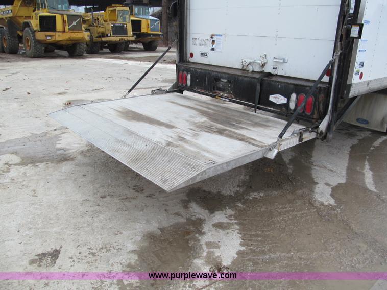 image for item E2818 2008 Ford F550 XL Super Duty box truck