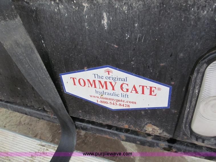 image for item E2818 2008 Ford F550 XL Super Duty box truck