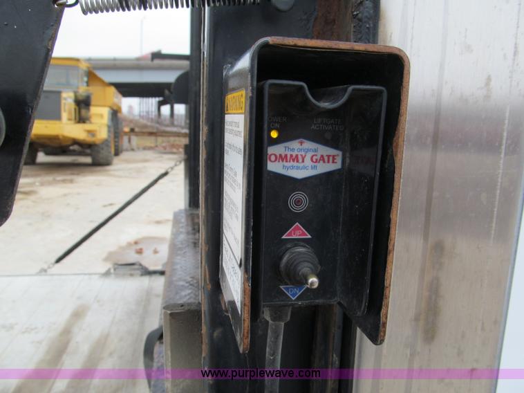 image for item E2818 2008 Ford F550 XL Super Duty box truck