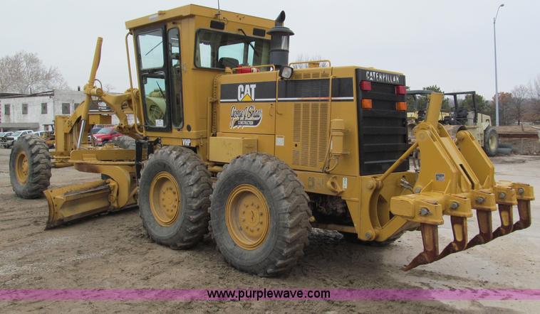 image for item E2819 2001 Caterpillar 140H VHP motor grader