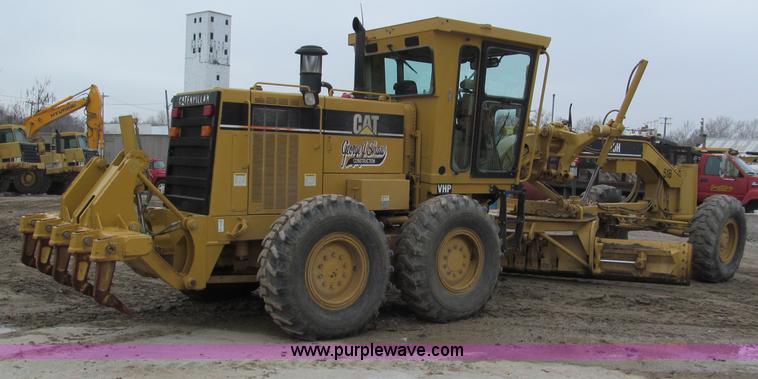 image for item E2819 2001 Caterpillar 140H VHP motor grader
