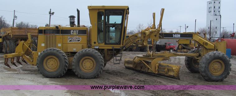 image for item E2819 2001 Caterpillar 140H VHP motor grader