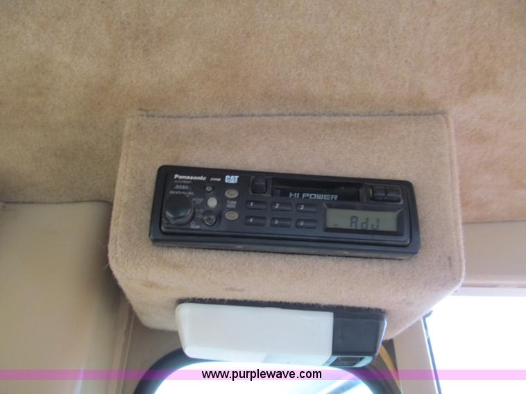 image for item E2819 2001 Caterpillar 140H VHP motor grader