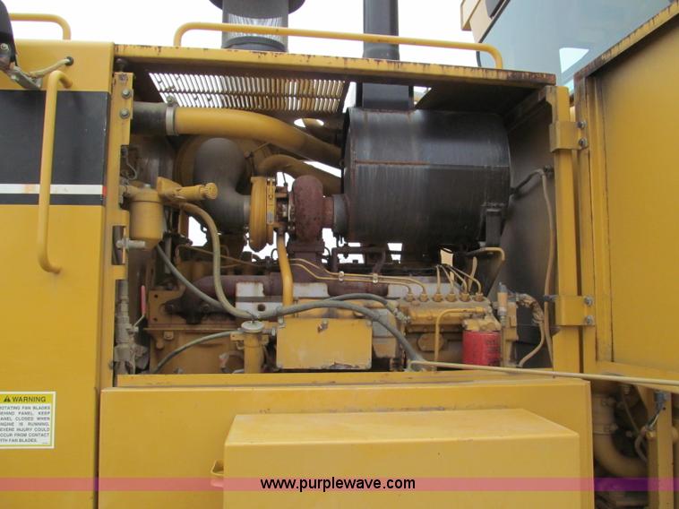 image for item E2819 2001 Caterpillar 140H VHP motor grader