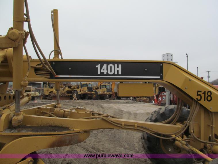 image for item E2819 2001 Caterpillar 140H VHP motor grader