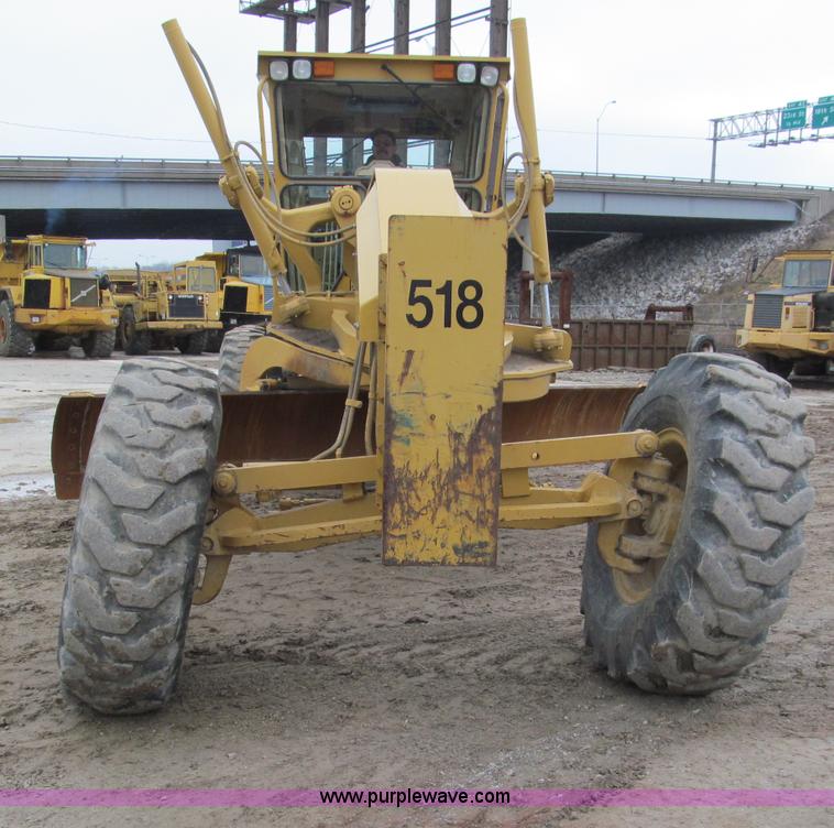 image for item E2819 2001 Caterpillar 140H VHP motor grader