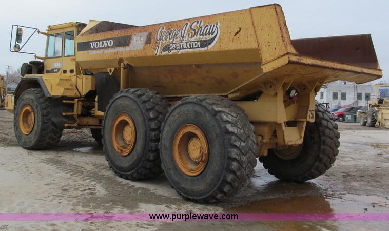 image for item E2820 1995 Volvo A35 articulated dump truck
