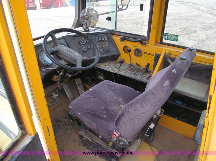 image for item E2820 1995 Volvo A35 articulated dump truck