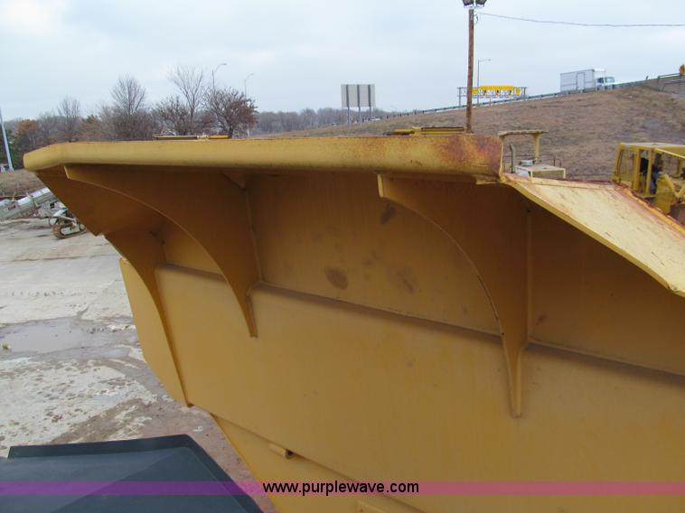 image for item E2820 1995 Volvo A35 articulated dump truck