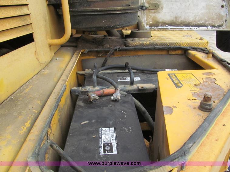 image for item E2820 1995 Volvo A35 articulated dump truck