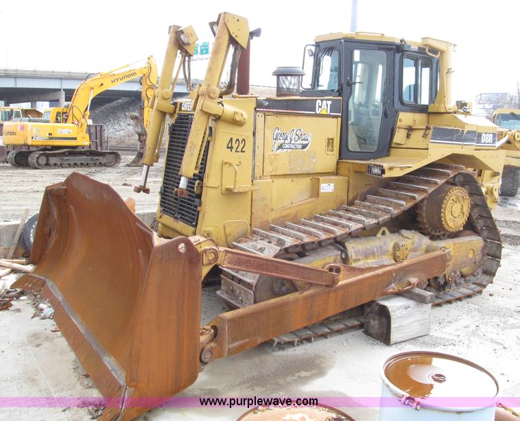 image for item E2821 1996 Caterpillar D8R dozer