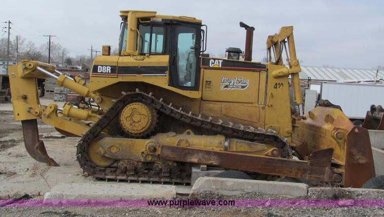 image for item E2821 1996 Caterpillar D8R dozer