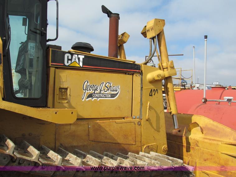 image for item E2821 1996 Caterpillar D8R dozer