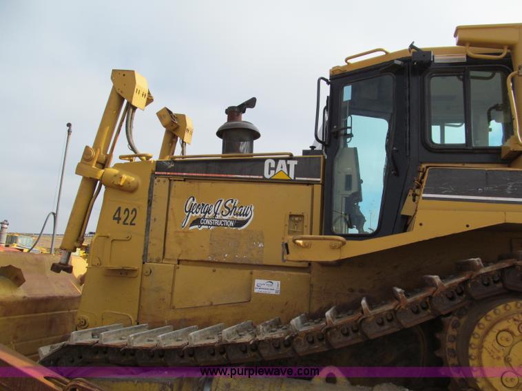 image for item E2821 1996 Caterpillar D8R dozer
