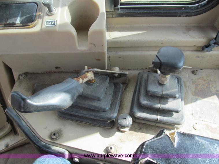 image for item E2821 1996 Caterpillar D8R dozer