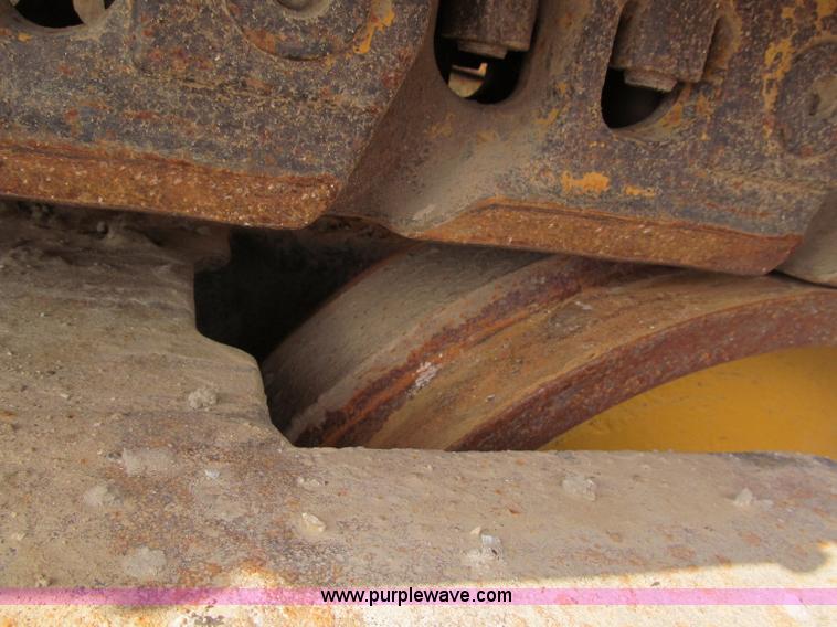 image for item E2821 1996 Caterpillar D8R dozer