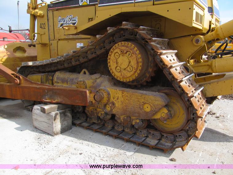 image for item E2821 1996 Caterpillar D8R dozer