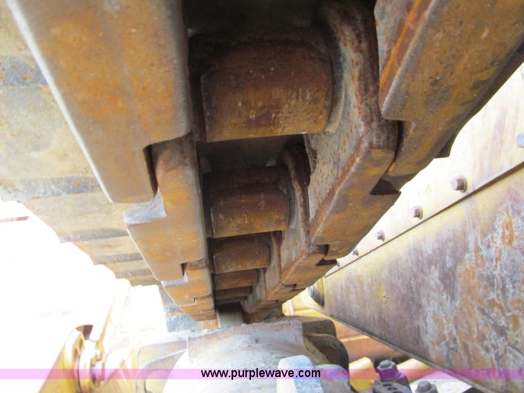 image for item E2821 1996 Caterpillar D8R dozer