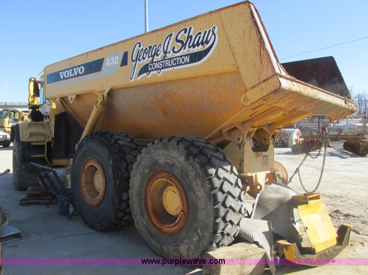 image for item E2826 1993 Volvo A30 articulated dump truck