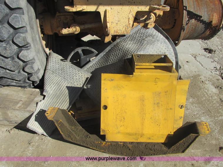 image for item E2826 1993 Volvo A30 articulated dump truck