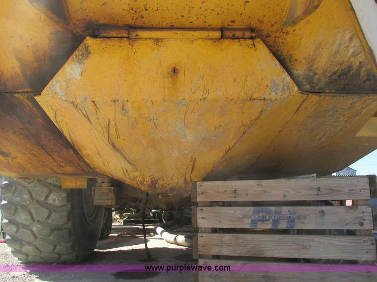 image for item E2826 1993 Volvo A30 articulated dump truck