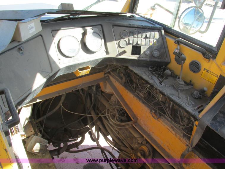 image for item E2826 1993 Volvo A30 articulated dump truck