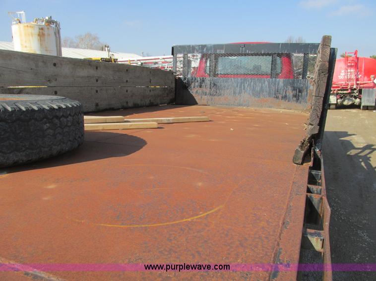 image for item E2832 1977 International Loadstar 1700 dump truck