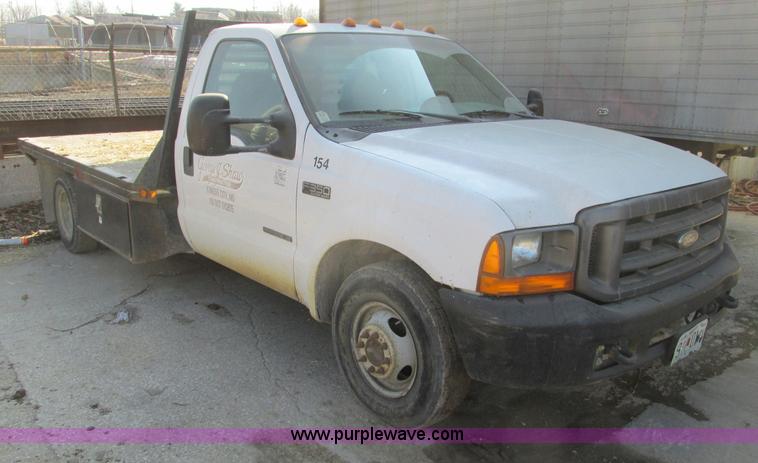 image for item E2833 2000 Ford F350 Super Duty flatbed truck