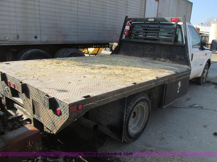 image for item E2833 2000 Ford F350 Super Duty flatbed truck