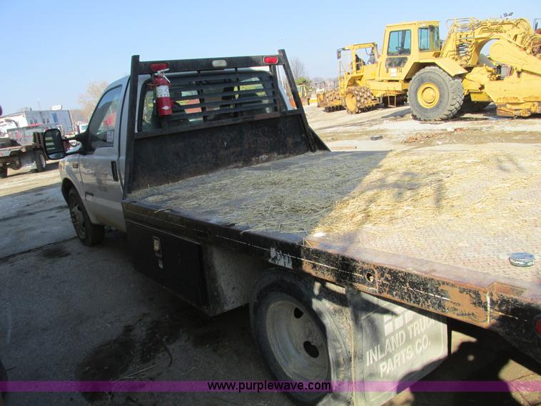image for item E2833 2000 Ford F350 Super Duty flatbed truck