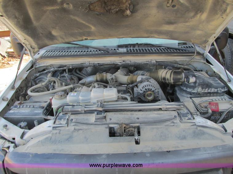 image for item E2833 2000 Ford F350 Super Duty flatbed truck