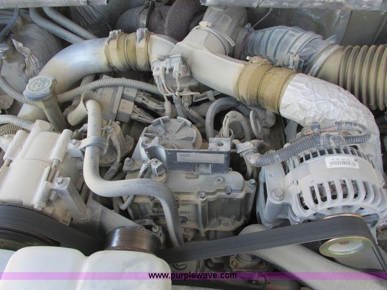 image for item E2833 2000 Ford F350 Super Duty flatbed truck