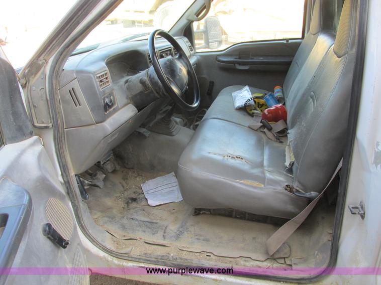 image for item E2833 2000 Ford F350 Super Duty flatbed truck