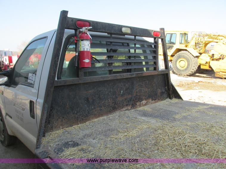 image for item E2833 2000 Ford F350 Super Duty flatbed truck