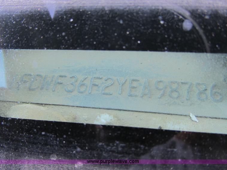 image for item E2833 2000 Ford F350 Super Duty flatbed truck