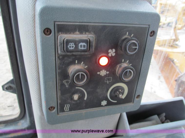 image for item E5894 1999 Case 580L Series II extendahoe backhoe