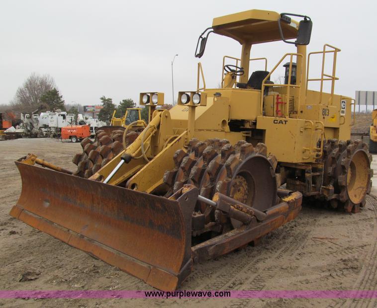 image for item E5895 1984 Caterpillar 815B compactor