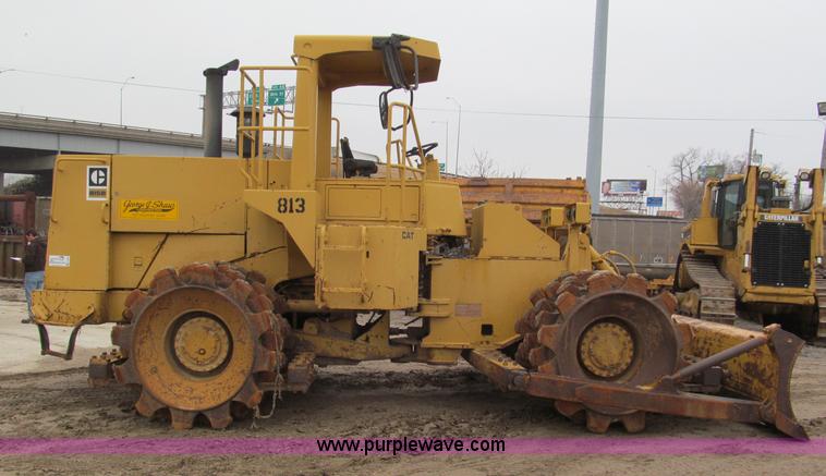 image for item E5895 1984 Caterpillar 815B compactor