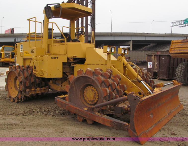 image for item E5895 1984 Caterpillar 815B compactor
